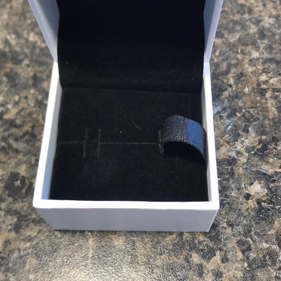 Pandora Ring Box - Picture 2 of 4